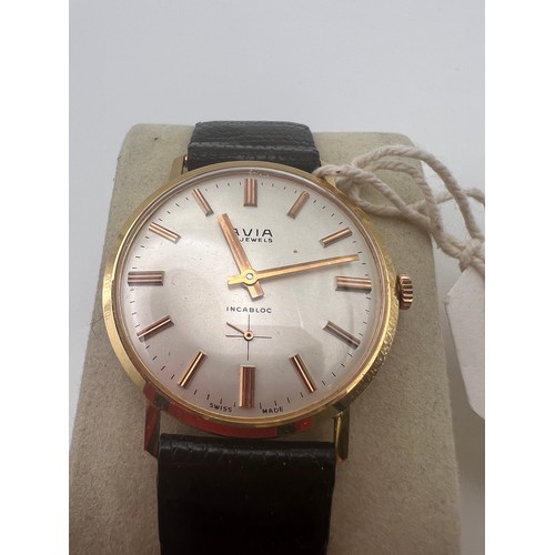 448 - 18ct Gold gents avia watch