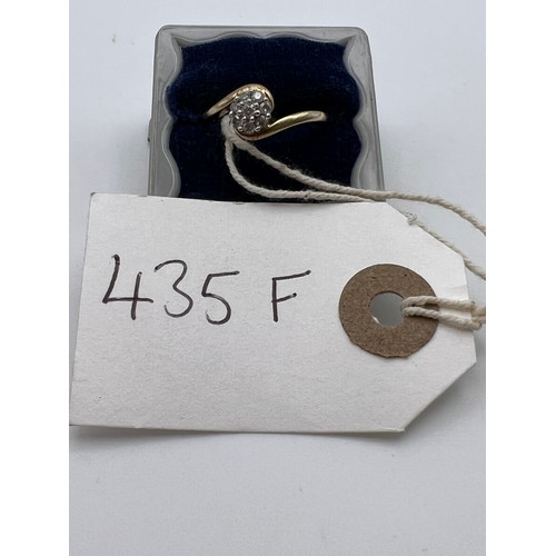 435f - 9ct Gold 8 Stone diamond ring 2.3g
