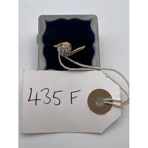 435f - 9ct Gold 8 Stone diamond ring 2.3g
