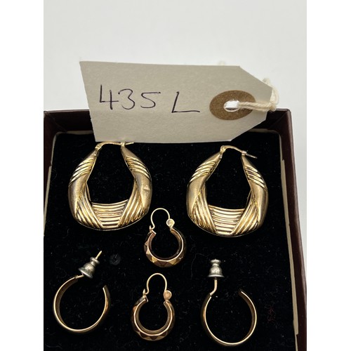 435l - 9ct Gold 3 pairs of earrings 7.1g