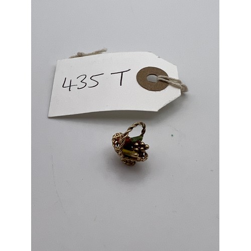 435t - 9ct Gold fruit basket (heavy) 3.2g