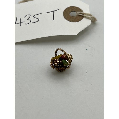 435t - 9ct Gold fruit basket (heavy) 3.2g