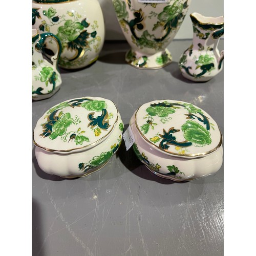 29 - 6 Pieces of masons chartreuse pattern