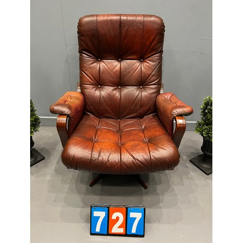 727 - Gote mobler leather swivel chair