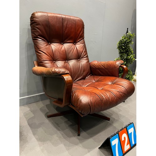 727 - Gote mobler leather swivel chair