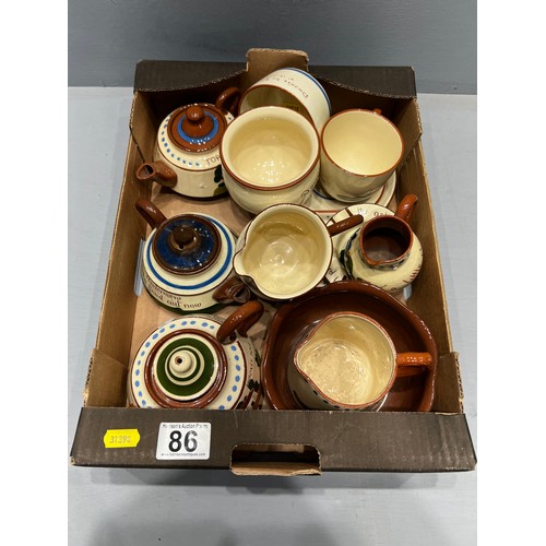 86 - Box of Torquay ware