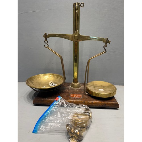 138 - Early 20th century brass scales & weights