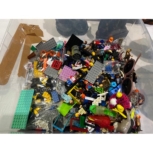 190 - Box of lego