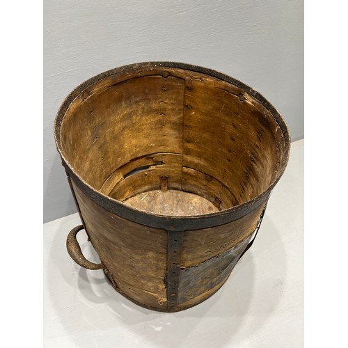 221 - 18th century bushel impressed V550 A/F