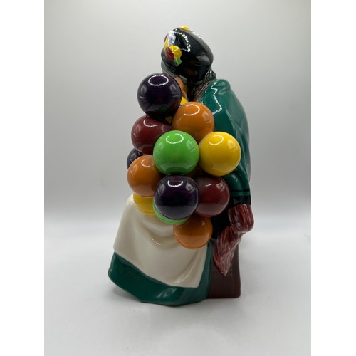 415 - Royal Doulton 'balloon seller, figure no damage