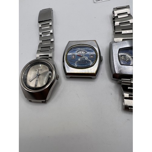 452 - 5 assorted gents watches