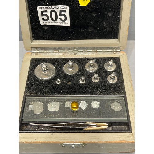 505 - Scale Weights in box