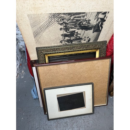 390h - Large quantity pictures & frames