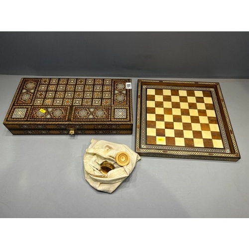 18 - Heavily inlaid chess/back gammor set