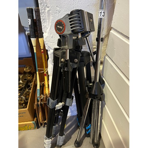 113 - Collection tripods