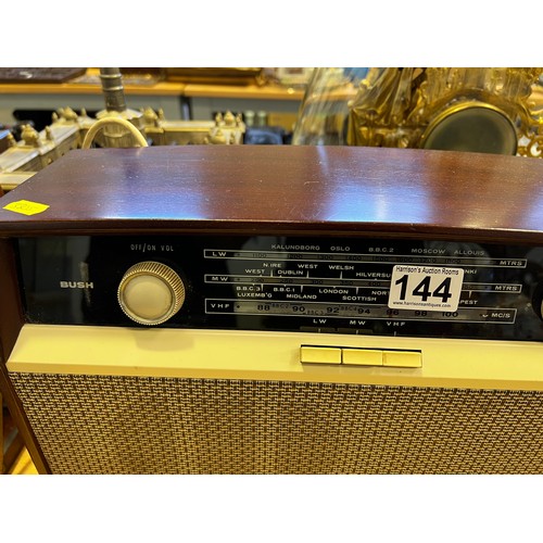 144 - Vintage bush radio