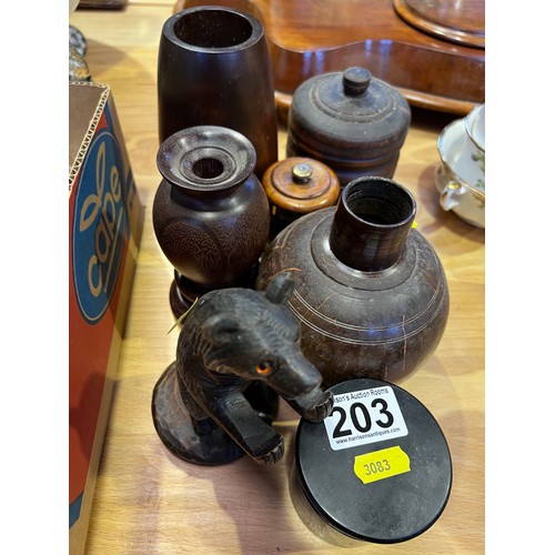 203 - Quantity treen ware