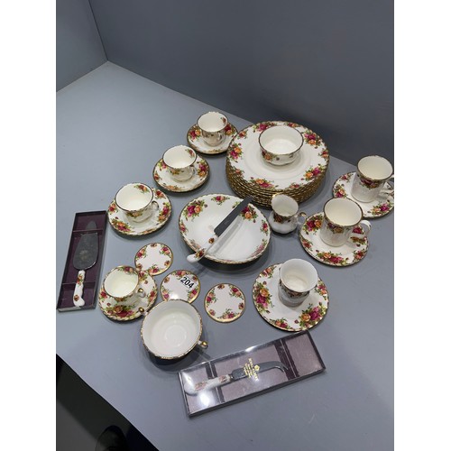 204 - Collection royal albert pottery