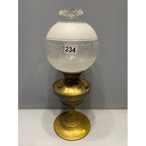 234 - Victorian oil lamp with good etched shade