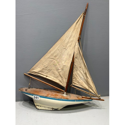 241 - Vintage model yatch