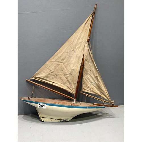 241 - Vintage model yatch