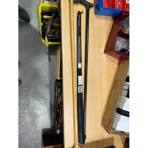 268 - 2 Walking sticks + large shoe horn