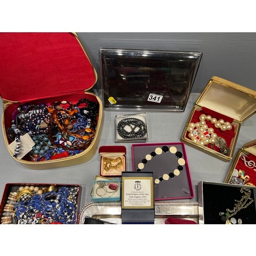 341 - Tray of collectable costume jewellery etc