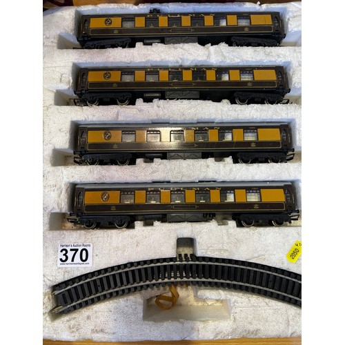 370 - Vintage Pullman trains + track