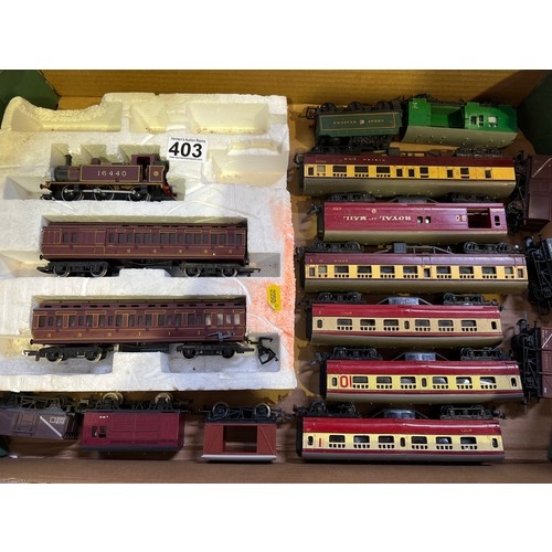 403 - Large Collection Trains Hornby & Triang