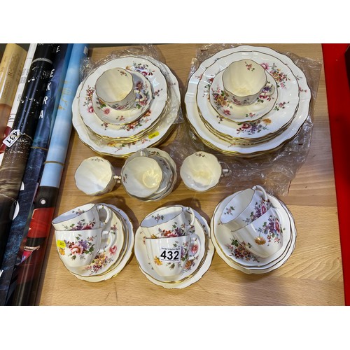 432 - Royal Crown Derby dinner/tea set