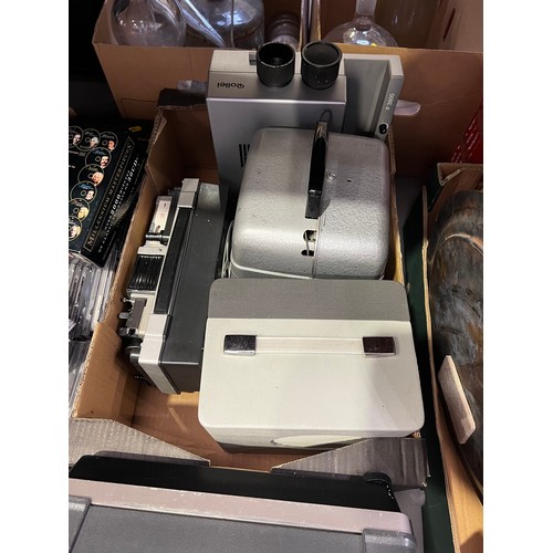 440 - 35mm Slide projector Leitz + other items