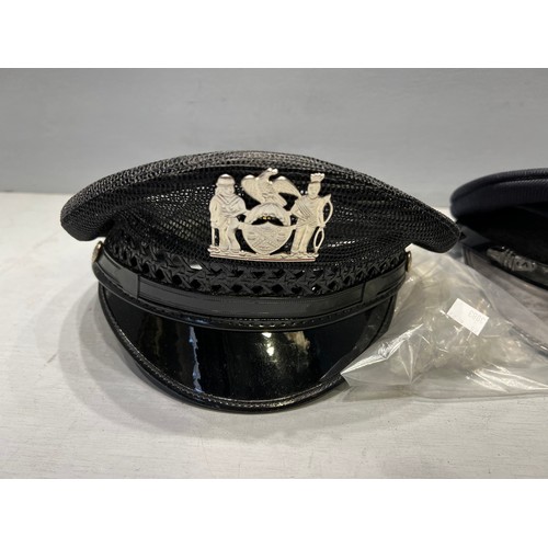 522 - 2 Military hats