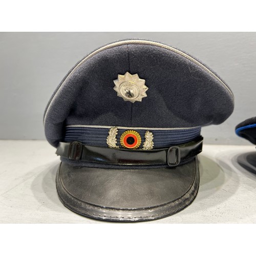 534 - 2 Military hats