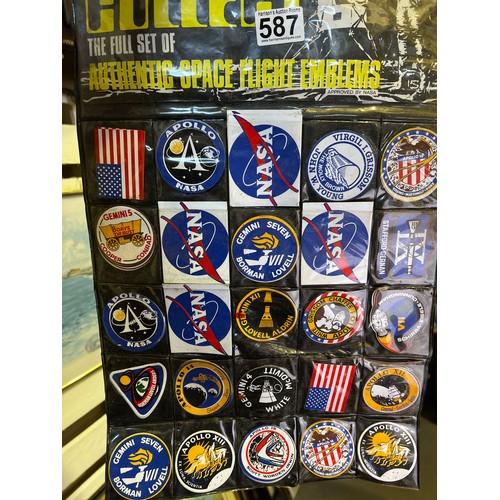 587 - Large collection military badges + astronaut emblems + pin badges