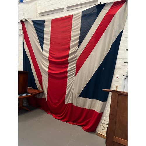 300j - Very large vintage union jack flag (sold as seen on photo)