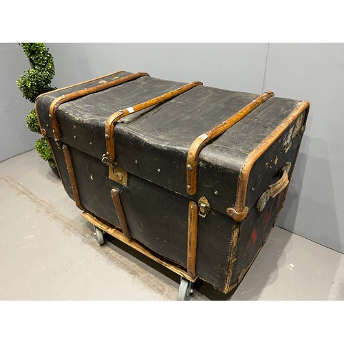 480d - Victorian trunk