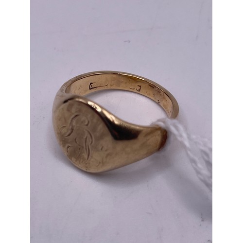 585 C - 9ct Gold Heavy Cygnet ring gents Size T/U  9.6g