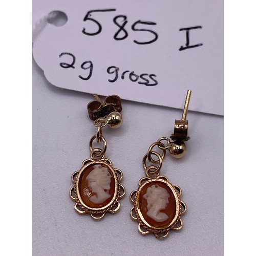 585 I - Pair 9ct Gold Cameo Earrings 2g gross