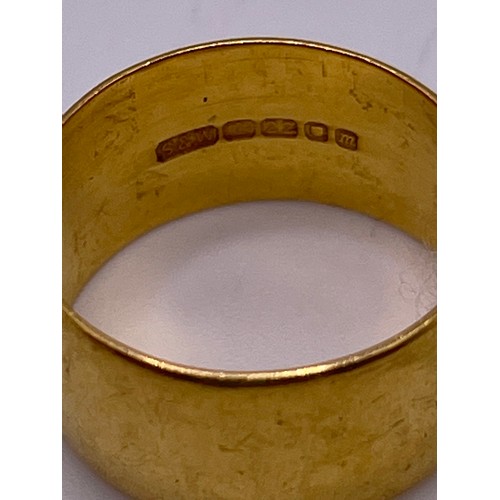 240G - 22ct Gold Wedding ring Size O/P  9.6g