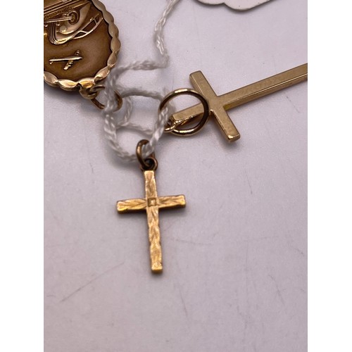 240 K - 2 X 9ct Gold crosses + 9ct gold St Christopher 6.2g