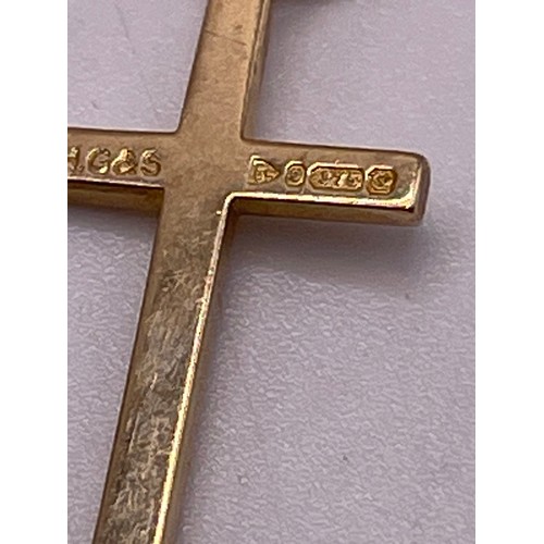 240 K - 2 X 9ct Gold crosses + 9ct gold St Christopher 6.2g