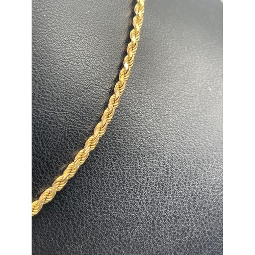 240p - 9ct Gold chain 16