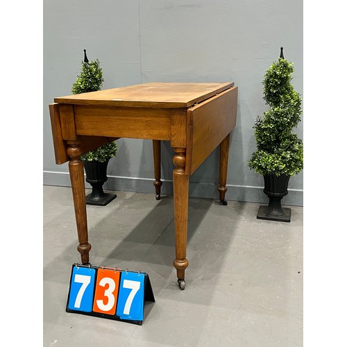 737 - Victorian pine drop leaf kitchen table