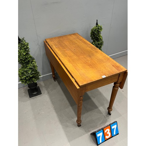 737 - Victorian pine drop leaf kitchen table