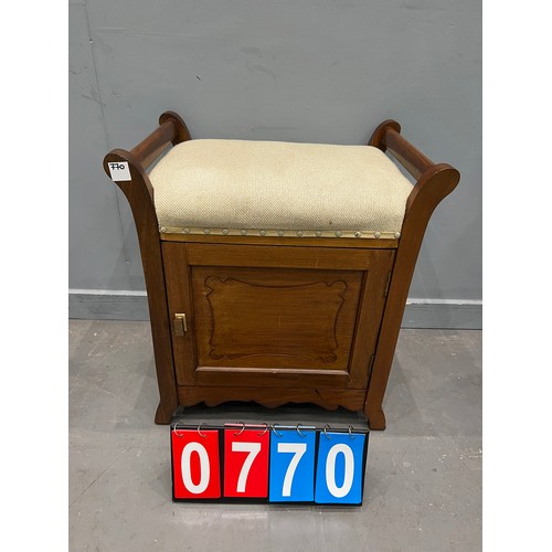 Lot 770       