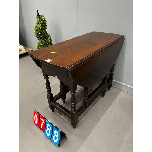 788 - Period oak drop leaf table