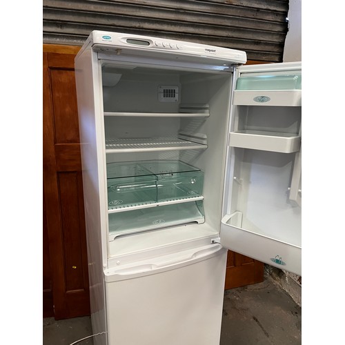 846 - Hotpoint fridge freezer fully working