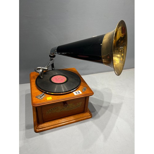 13 - Phonograph
