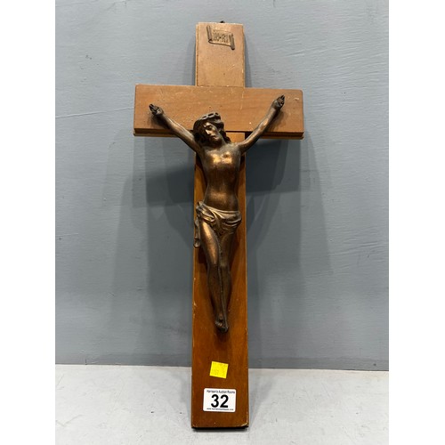 32 - Jesus on cross