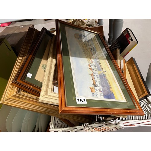 162 - Large quantity pictures + basket plates